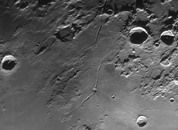 Hyginus_Rille